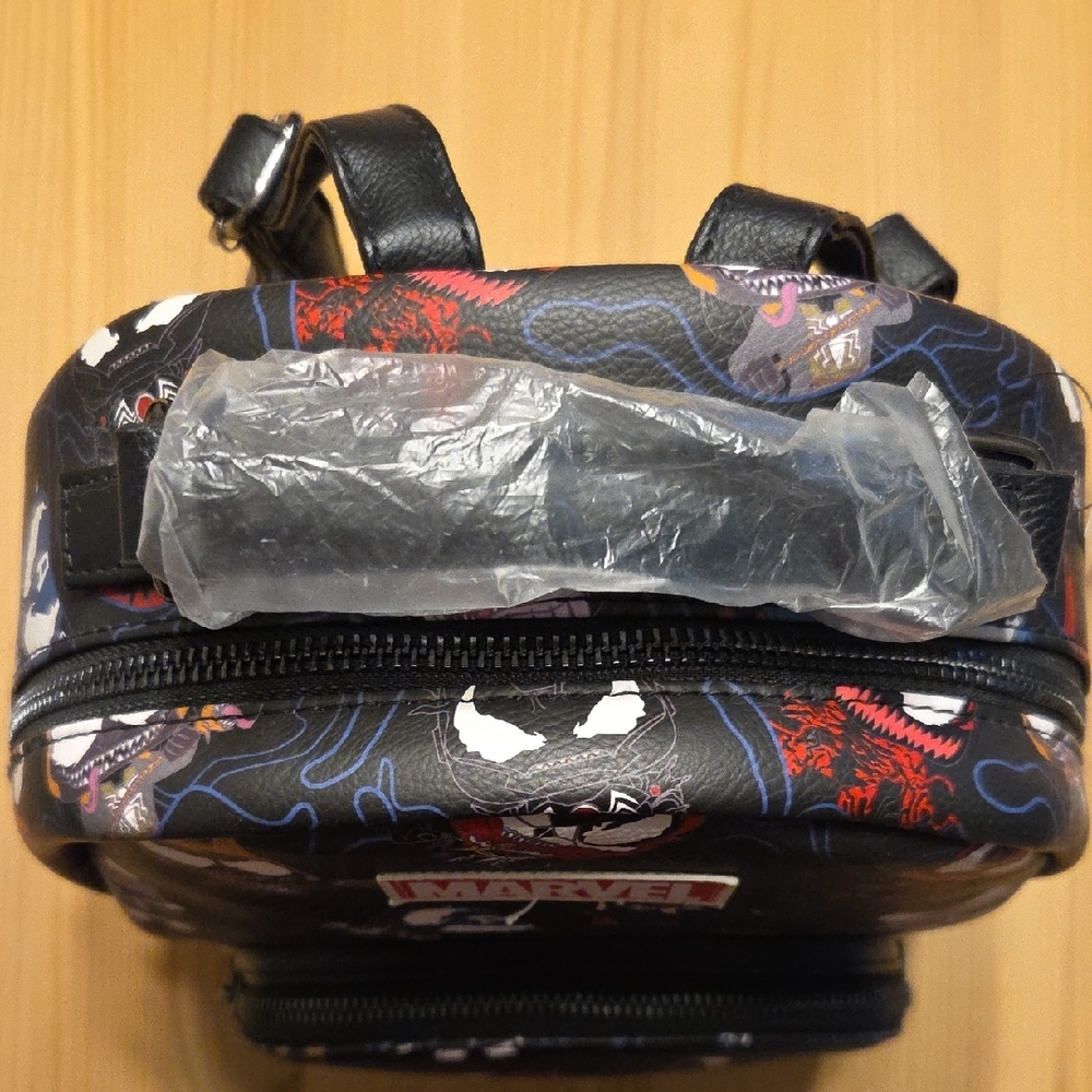 Loungefly x Funko Pop! Marvel Venomized Mini Backpack - Picture 2 of 8